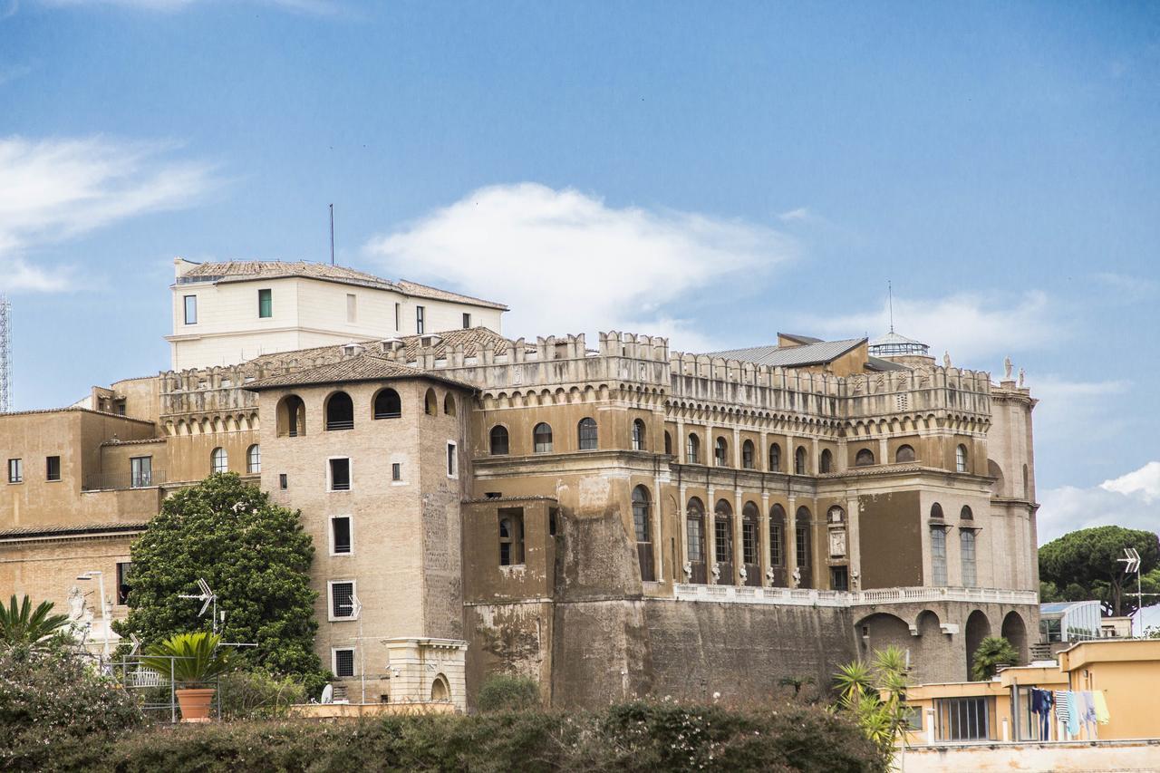 Royal Vatican Rome Exterior photo